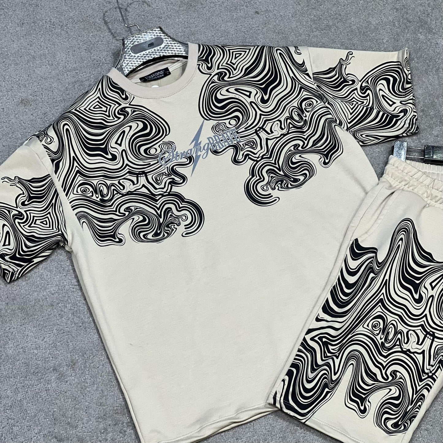Ensemble T-shirt et Short Design Psychédélique