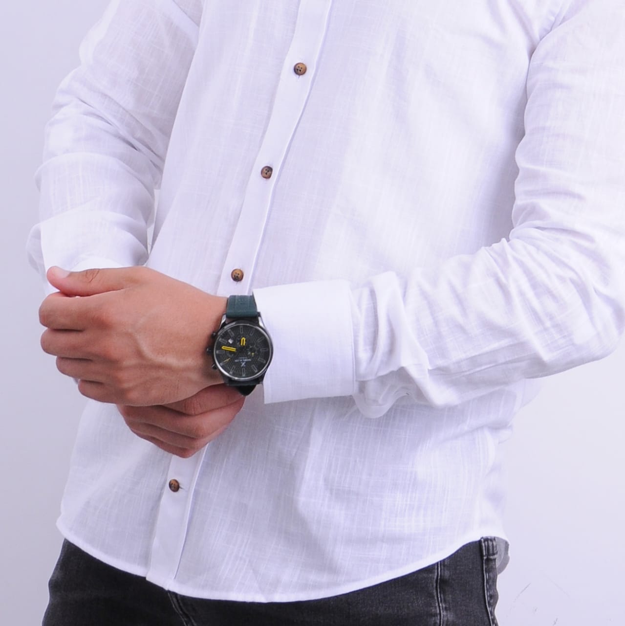 Chemise en lin col officier – Nouvelle collection
