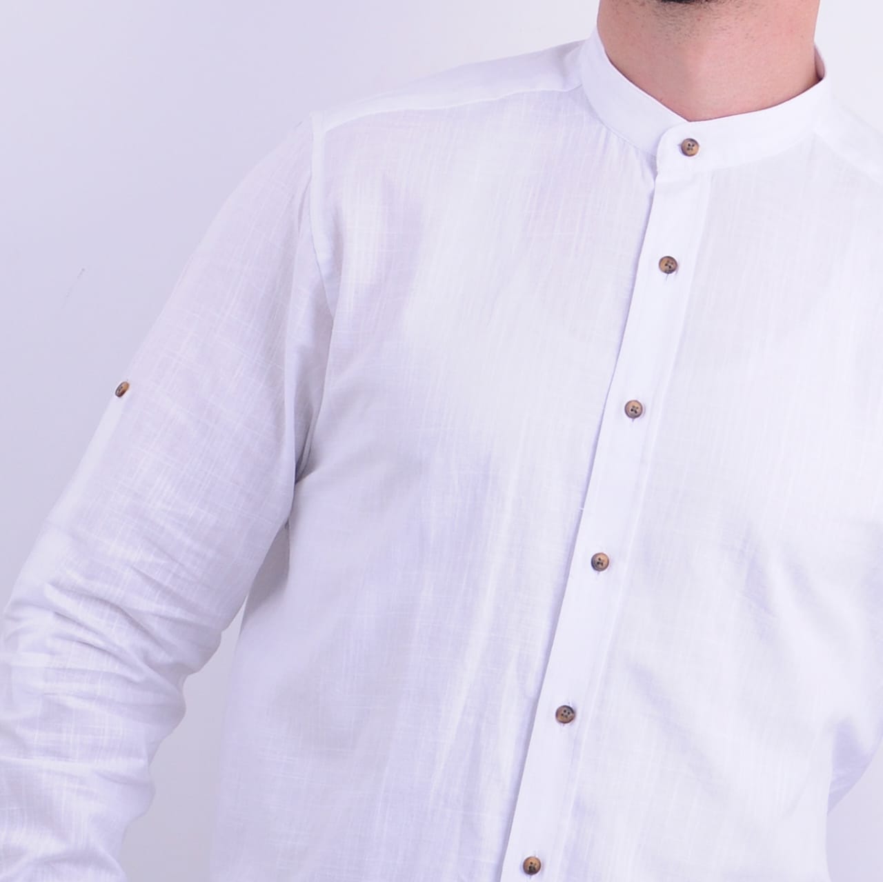 Chemise en lin col officier – Nouvelle collection