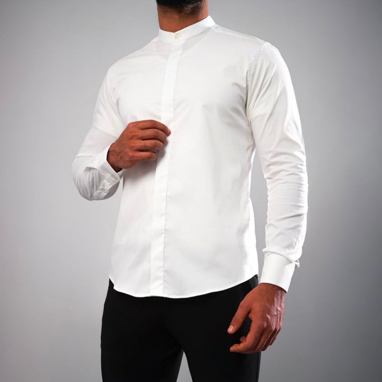 Chemise col officier à boutons cachés